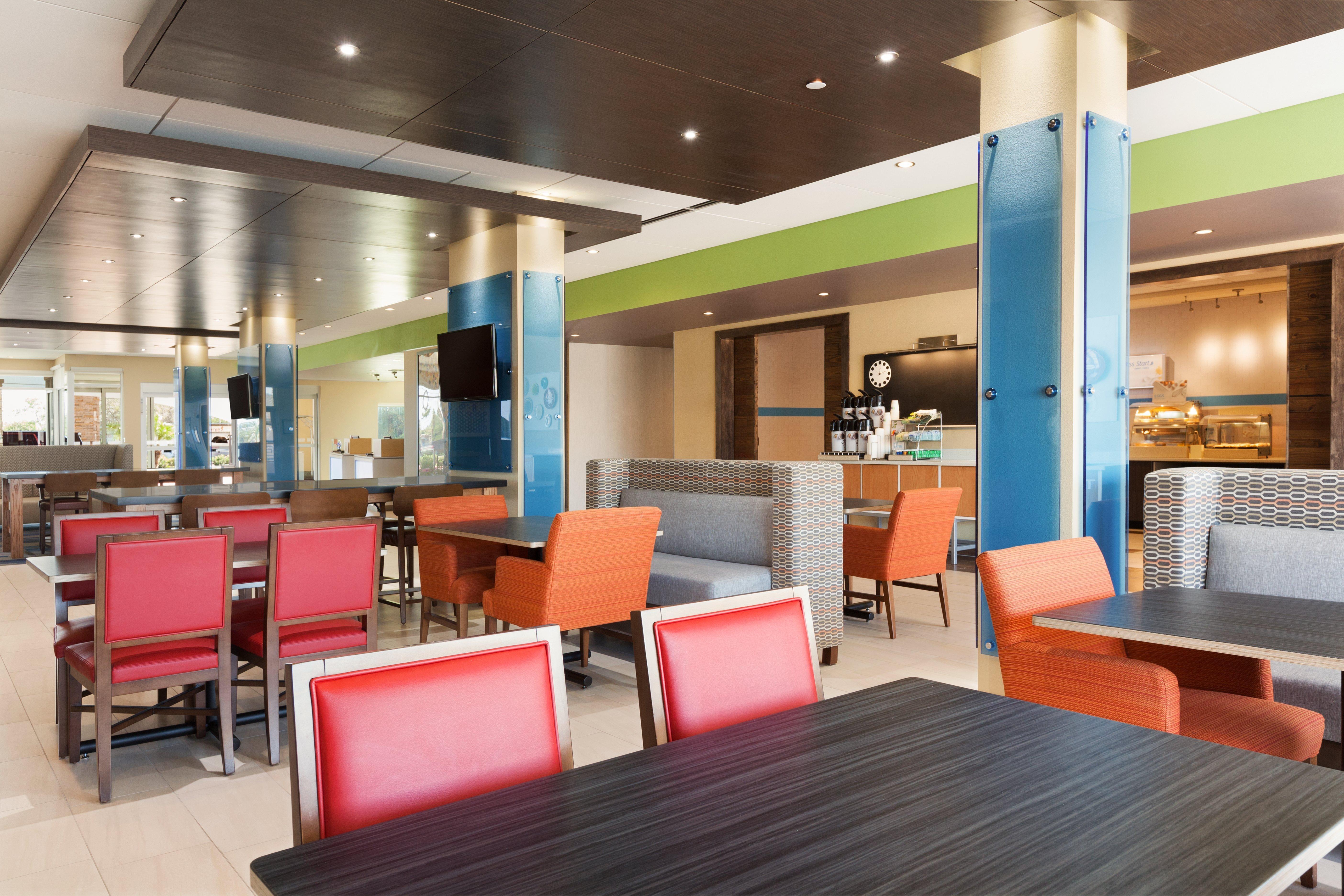 Holiday Inn Express & Suites Edinburg- Mcallen Area By Ihg Exterior photo
