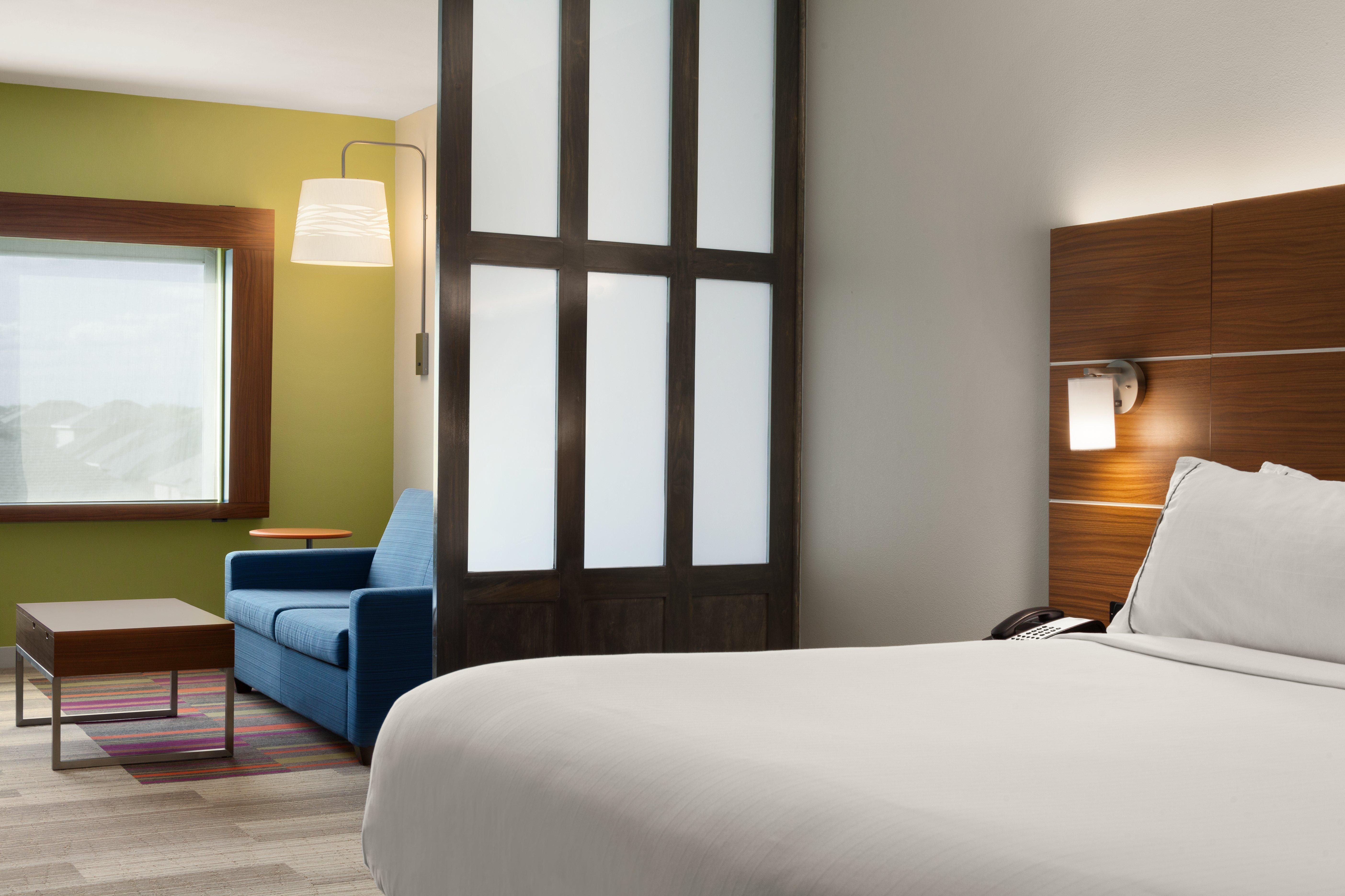 Holiday Inn Express & Suites Edinburg- Mcallen Area By Ihg Exterior photo