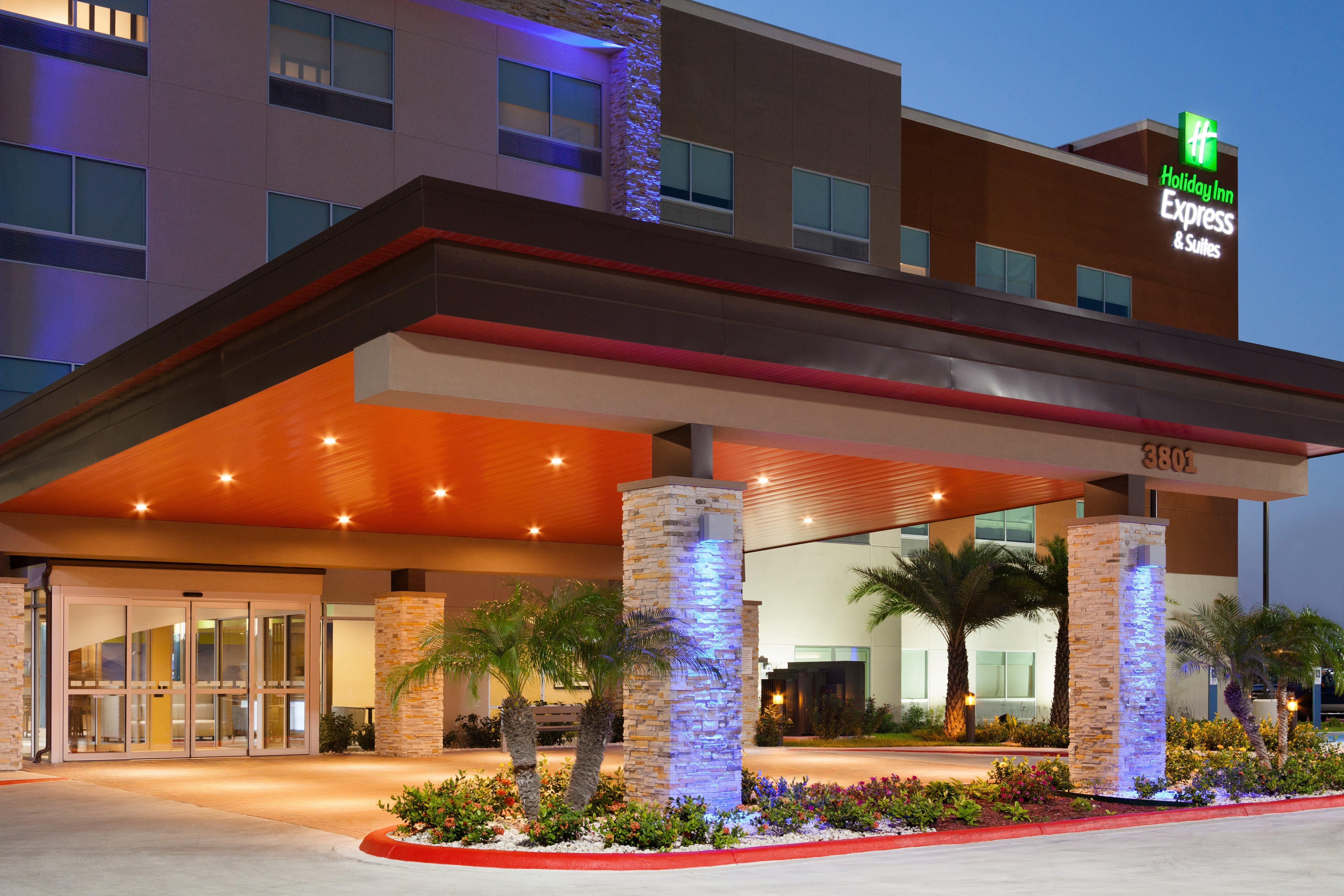 Holiday Inn Express & Suites Edinburg- Mcallen Area By Ihg Exterior photo